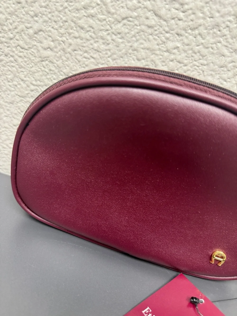 Etienne Aigner travel smooth aigner